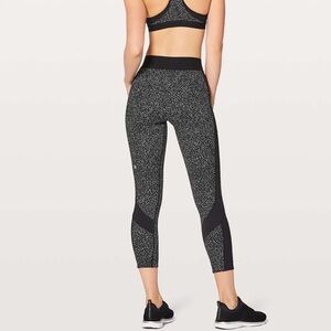 Lululemon Box It Out Tight Night View White Black Women’s‎ Size 8